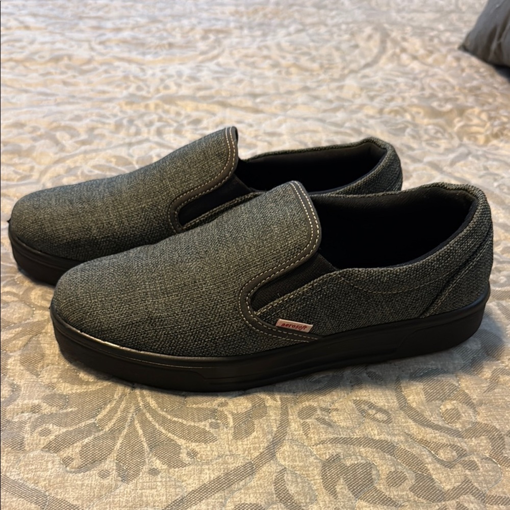 Aerosoft Gray Slip-On Loafers with Elastic Panels